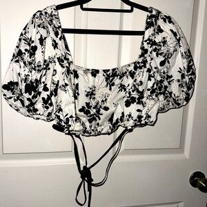 En Saison black and white Floral Puff Sleeve Crop Top M vacation summer spring